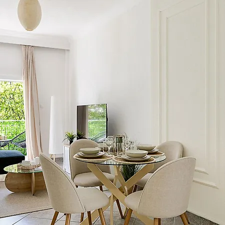Apartment Stylish Near Seafront And Metro With Balcony *