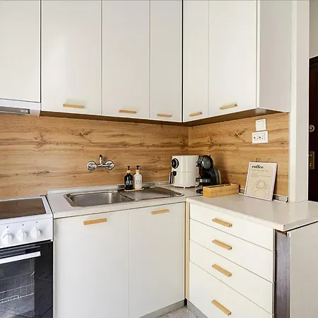 Stylish Near Seafront And Metro With Balcony Appartamento Salonicco