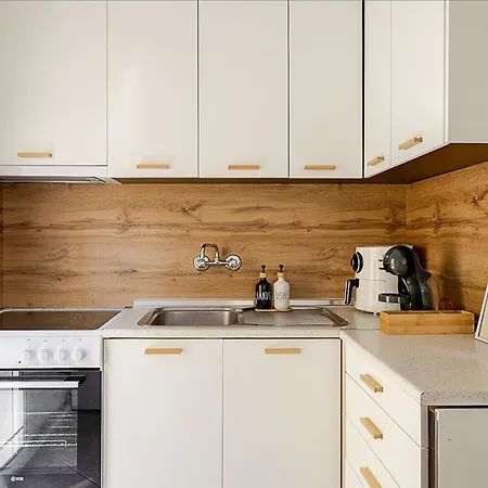 Stylish Near Seafront And Metro With Balcony *