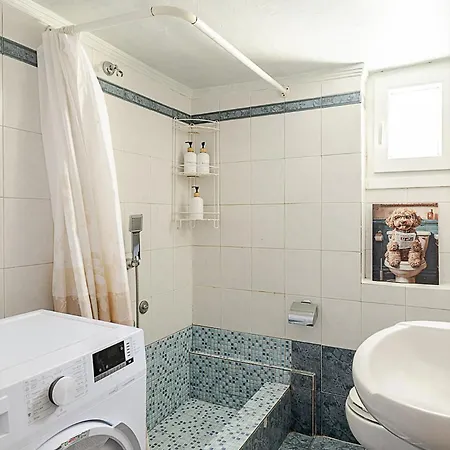 Stylish Near Seafront And Metro With Balcony * Salonicco