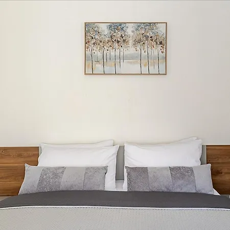 Stylish Near Seafront And Metro With Balcony Thessaloniki
