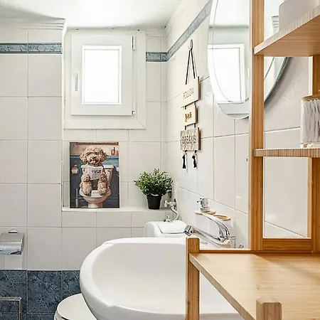 Stylish Near Seafront And Metro With Balcony * Thessaloniki