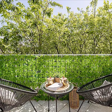 Stylish Near Seafront And Metro With Balcony Appartamento Salonicco